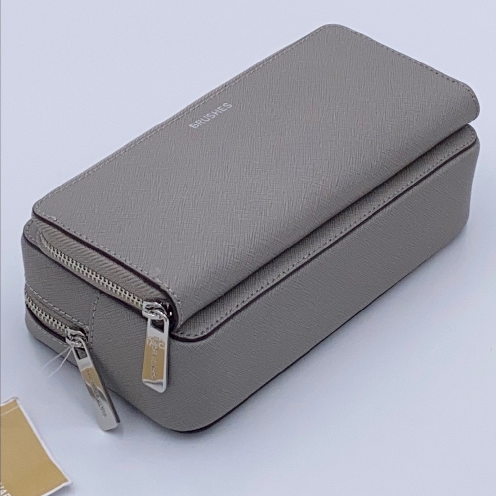 Michael Kors Large Double Travel Pouch Pearl Grey - Picture 9 of 16